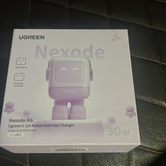4.7 3,126
UGREEN Uno Charger 30W USB C Charger, Nexode Robot GaN Fast Charger - Picture 4 of 4